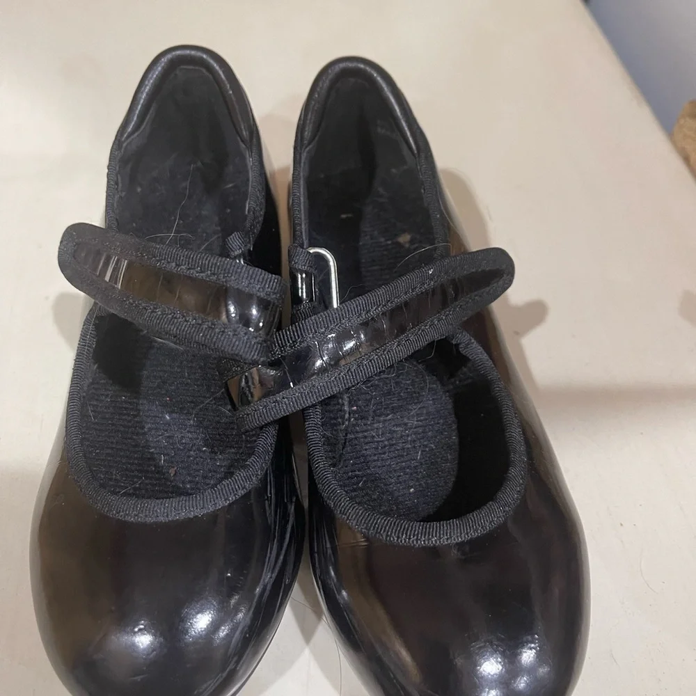 Tap shoes, barely used - Picture 2 of 4